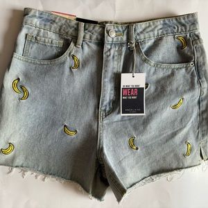 Angel Kiss Embroidered Denim Jean Shorts Raw Hem Light Wash High Rise New